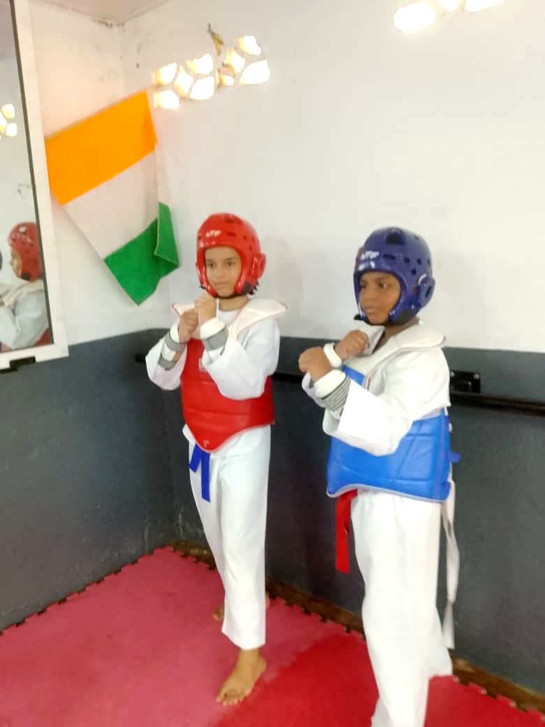 Jeunes élèves du Morgan Training Center en tenue de combat